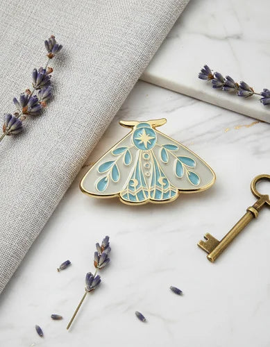 Pin Metálico Mariposa Pastel Celestial