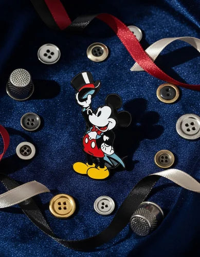 Pin Metálico Mickey Elegante