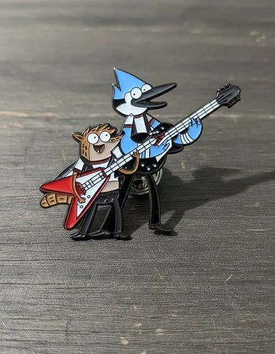 Pin Metálico Mordecai y Rigby Rockeros