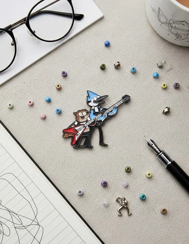Pin Metálico Mordecai y Rigby Rockeros