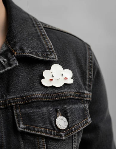 Pin Metálico Nube Carita Sonriente