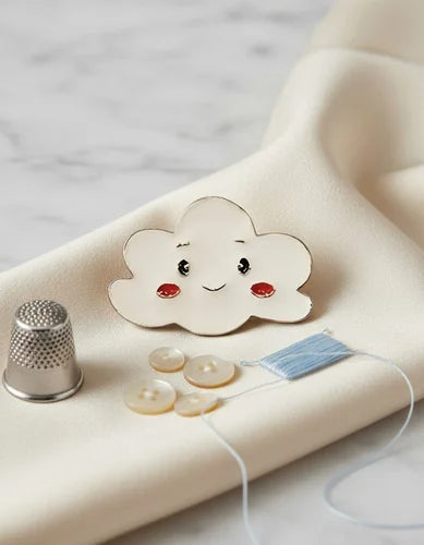 Pin Metálico Nube Carita Sonriente