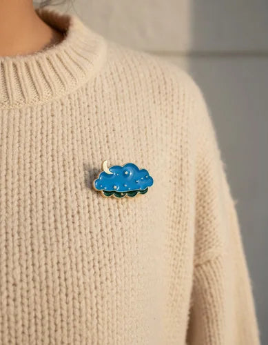 Pin Metálico Nube con Luna y Estrellas