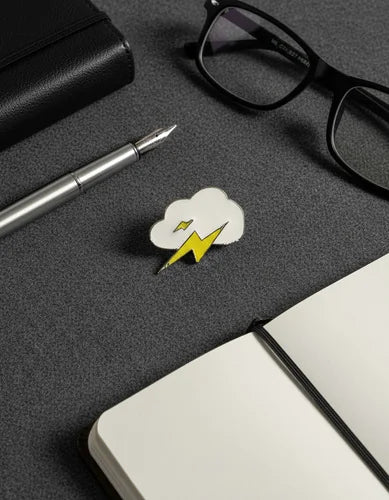 Pin Metálico Nube con Rayo