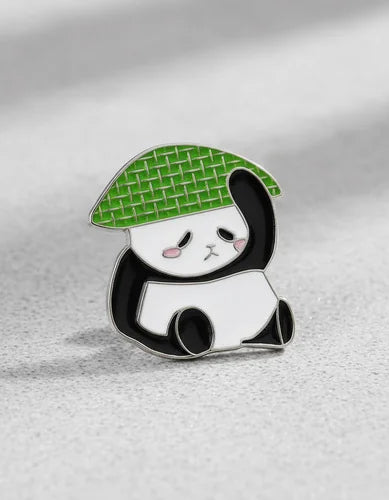 Pin Metálico Panda con Sombrero