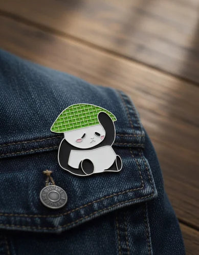 Pin Metálico Panda con Sombrero