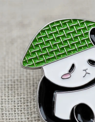 Pin Metálico Panda con Sombrero