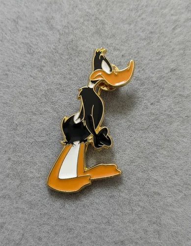 Pin Metálico Pato Lucas