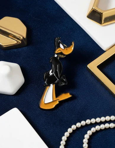 Pin Metálico Pato Lucas