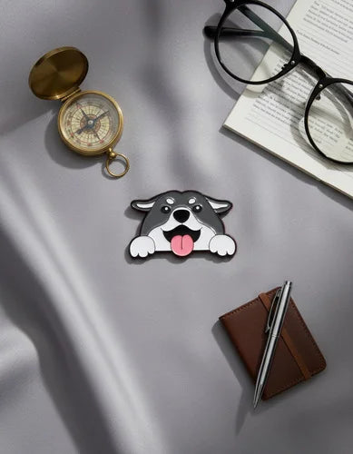 Pin Metálico Perrito Husky Asomado
