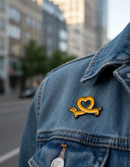 Pin Metálico Perrito Salchicha Corazón