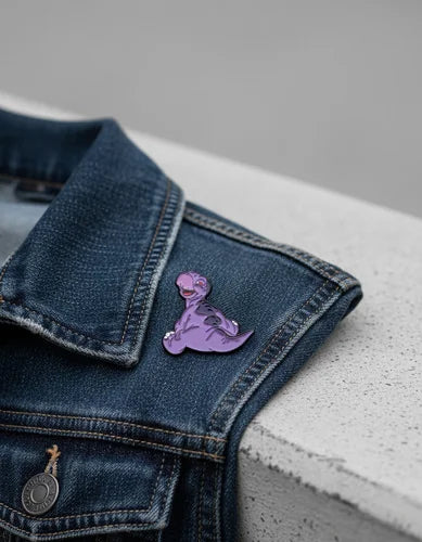 Pin Metálico Pie Pequeño