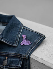 Pin Metálico Pie Pequeño