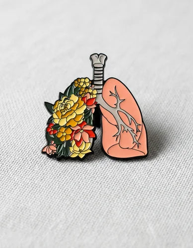 Pin Metálico Pulmones con Flores