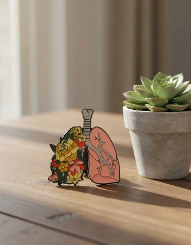 Pin Metálico Pulmones con Flores