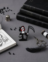 Pin Metálico Puro Hueso