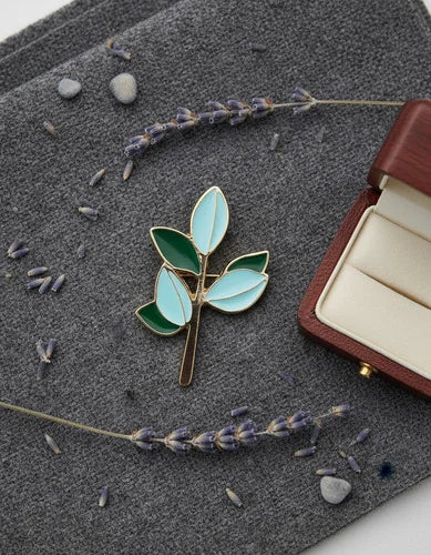 Pin Metálico Rama con Hojas