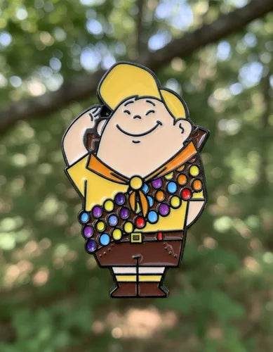 Pin Metálico Russell Scout