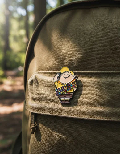 Pin Metálico Russell Scout