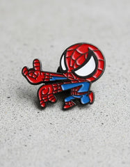 Pin Metálico Spider-Man Pose Telaraña