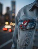 Pin Metálico Spider-Man Salto Arácnido