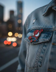 Pin Metálico Spider-Man Salto Arácnido