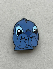 Pin Metálico Stitch Apenado