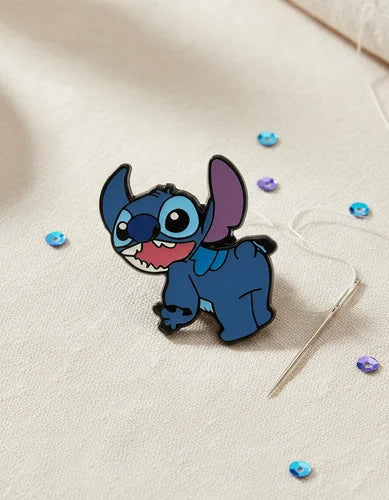 Pin Metálico Stitch Reverencia