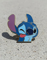 Pin Metálico Stitch Travieso