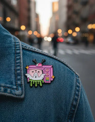Pin Metálico Televisor Fantasma