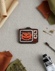 Pin Metálico Televisor Halloween