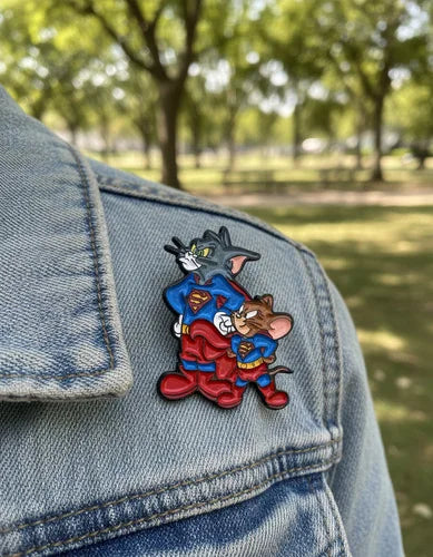 Pin Metálico Tom and Jerry Superman