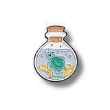 Pin Metálico Tortuga en Botella