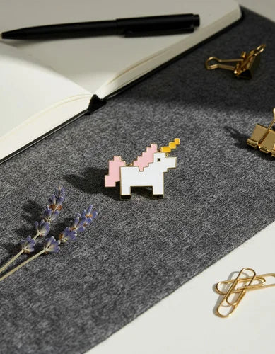 Pin Metálico Unicornio Pixelado