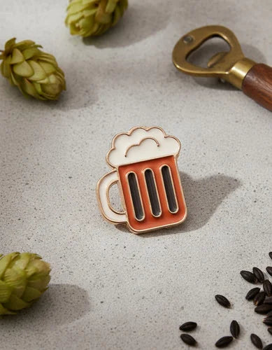Pin Metálico Vaso de Cerveza Espumosa
