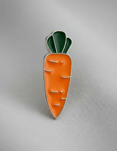 Pin Metálico Zanahoria